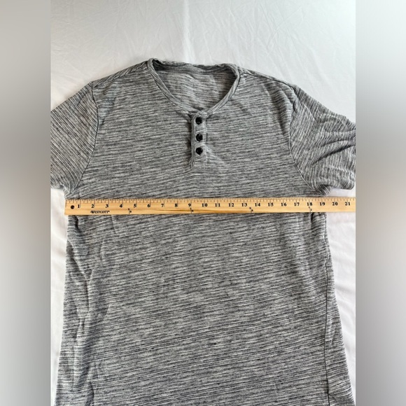 Men's Old Navy Short Sleeve Gray Henley Size Large - Picture 6 of 9